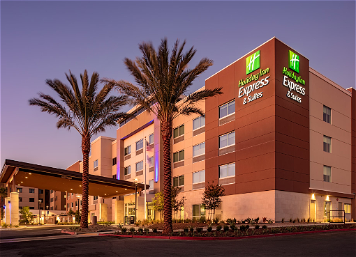 Holiday Inn Express & Suites Moreno Valley